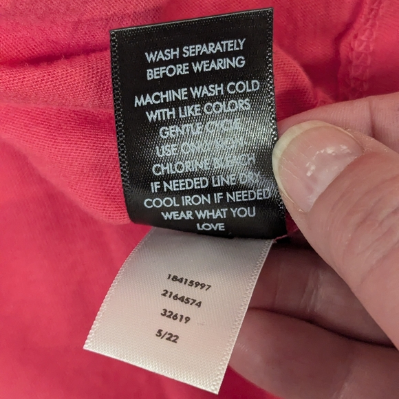 Torrid Classic Fit V-Neck Tee Pink High Low Curved Hem Plus Size 3 3X 22/24 - Picture 3 of 8